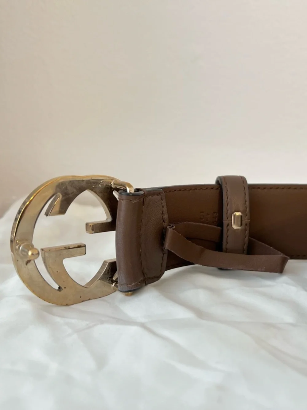 Gucci Brown Leather Belt with Gold Double GG Buckle - Picture 5 of 9